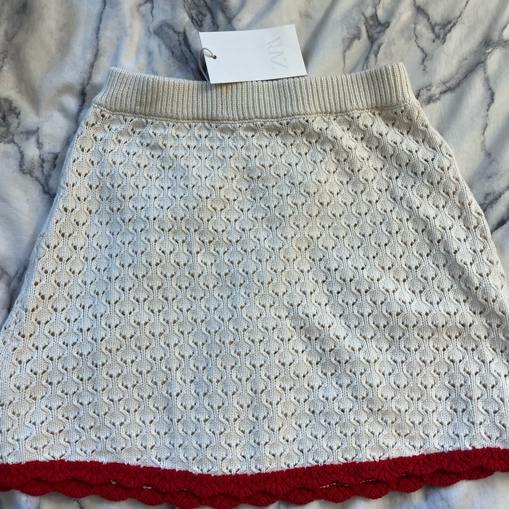 Zara White A-Line knit Skirt